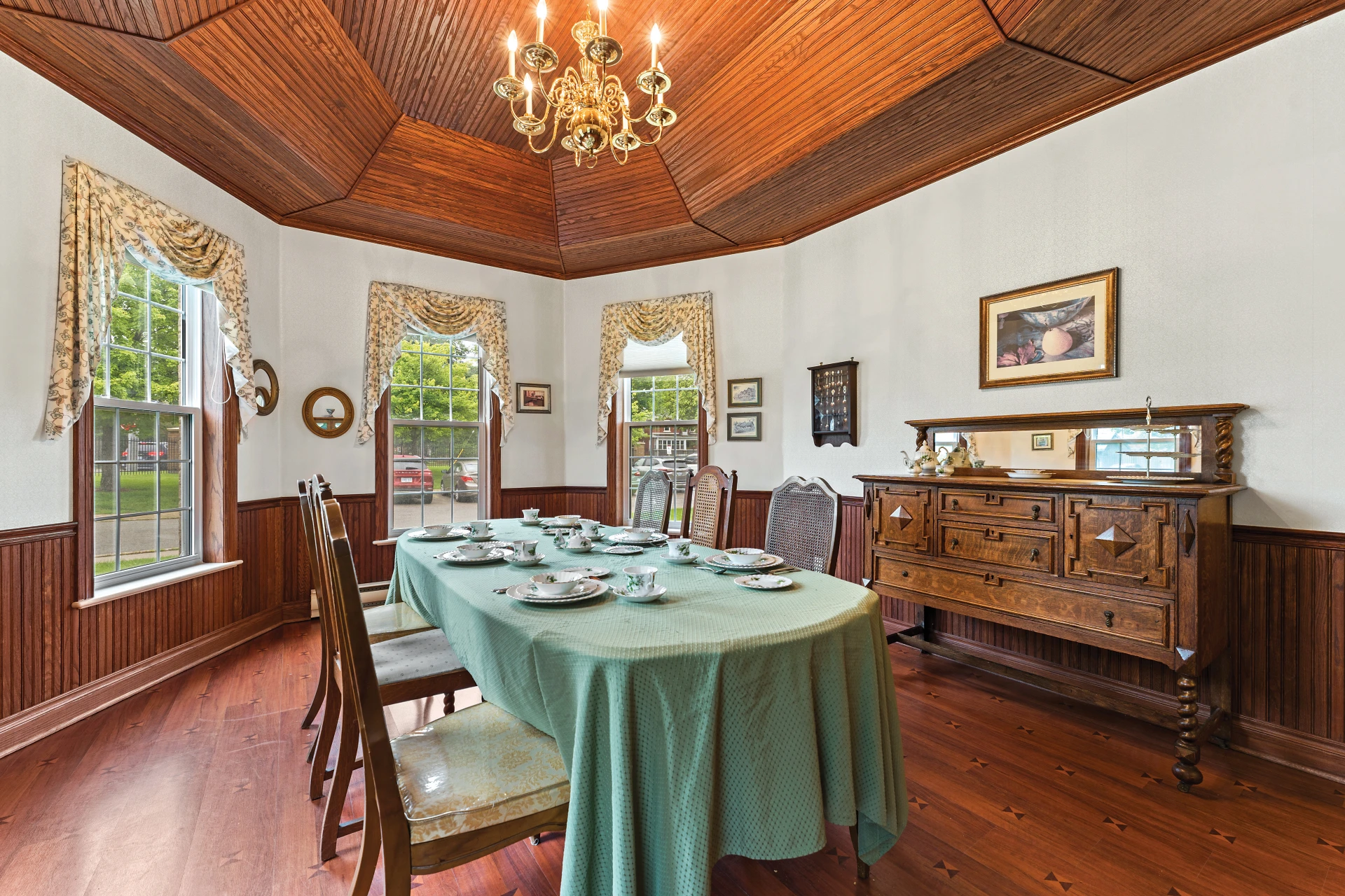 Dining room interior